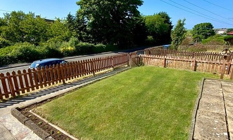 2 Bedroom Spacious G...