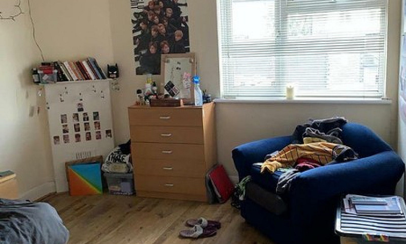 5 Bedroom Flat In Pa...
