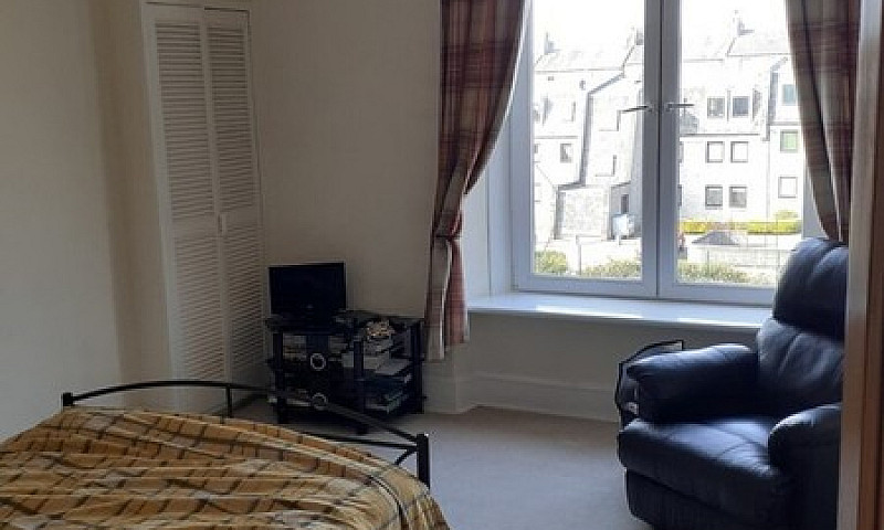 1 Bedroom Flat Elmba...