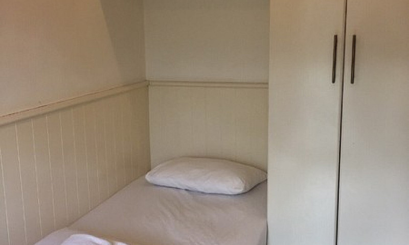Swiss Cottage Single...