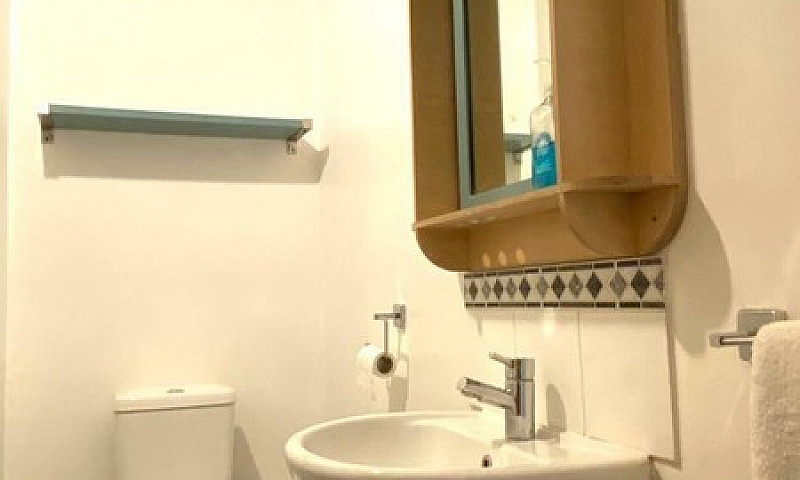 2 Bed Flat, Crystal ...