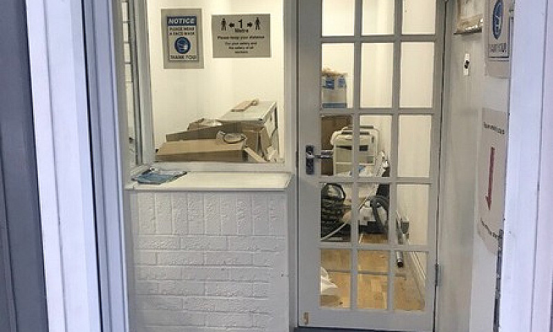 Small Shop To Let £6...
