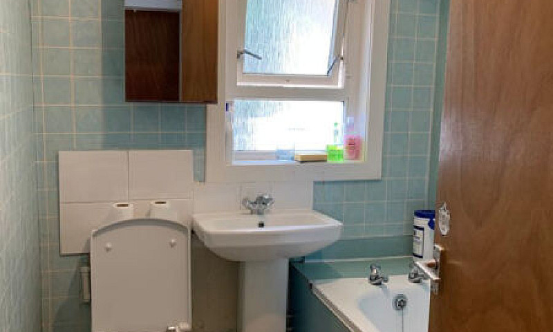 3 Double Bed Flat Ne...