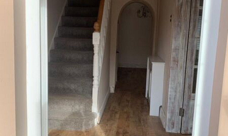 3 Bedroom House To L...