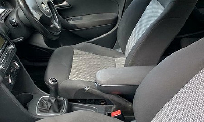 2011 Volkswagen Polo...