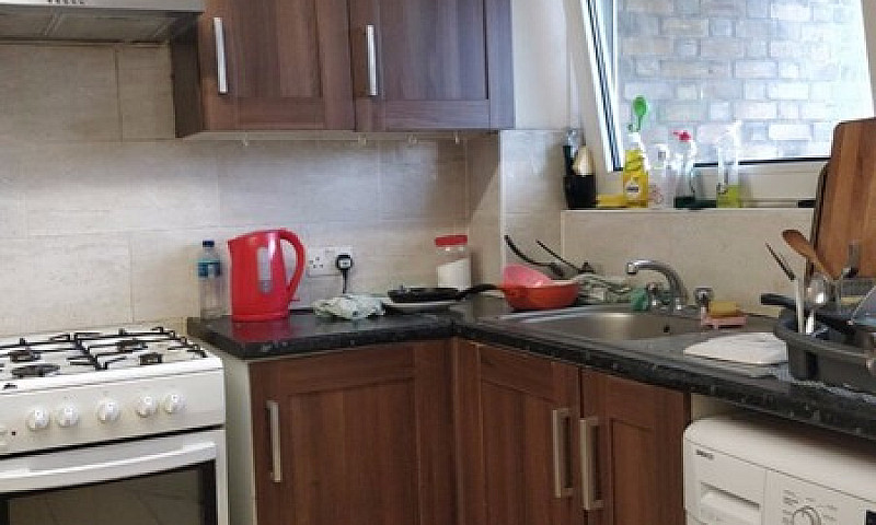 3/4 Bed Room Flat 2-...