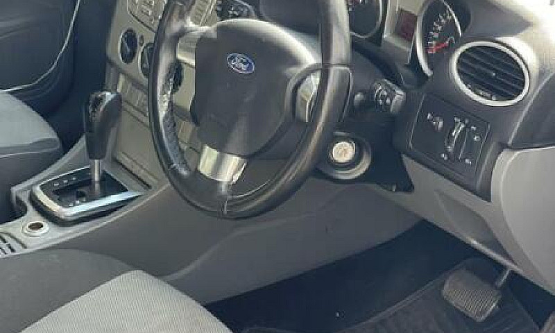 Ford Focus 1.6 Zetec...