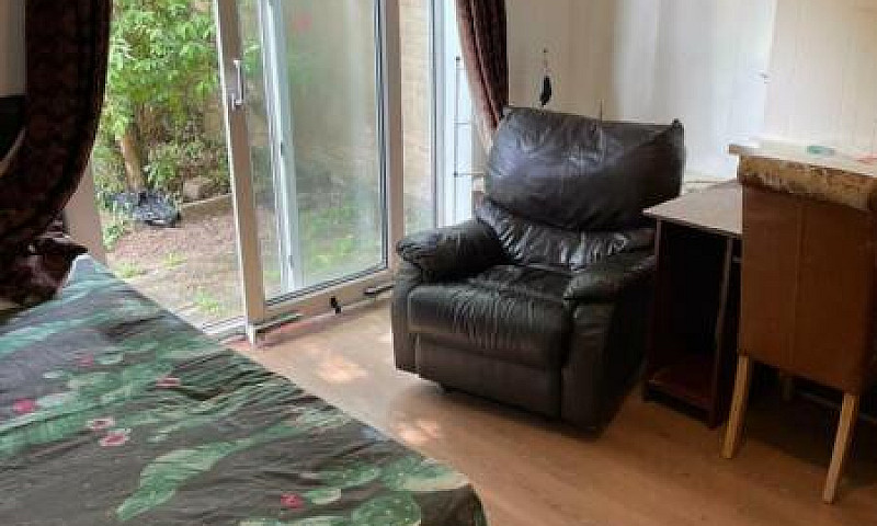 City Centre Rooms To...
