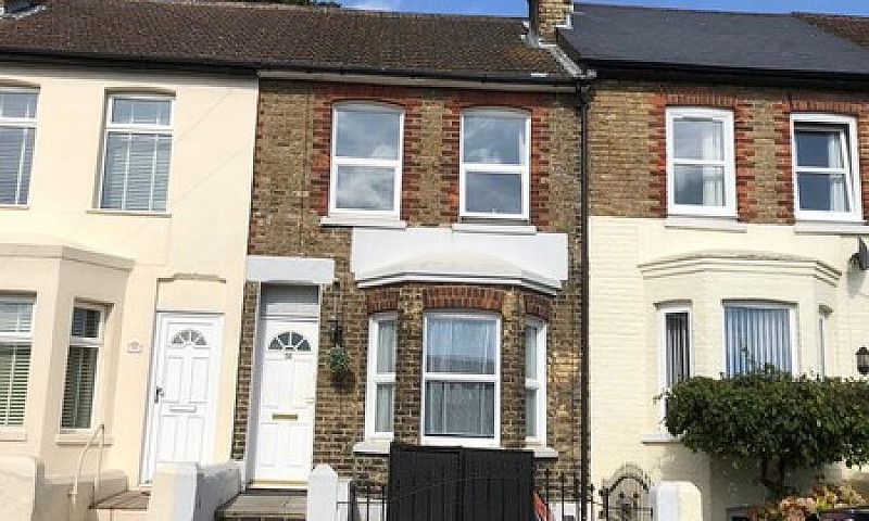 3 Bedroom House Dove...