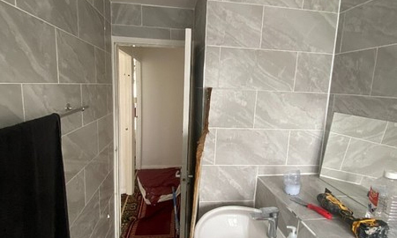 2 Bedroom Flat In Wa...