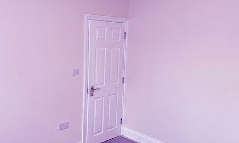 4 Bedroom Flat In Ha...