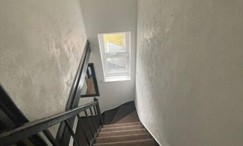 Spacious 2 Bed House...
