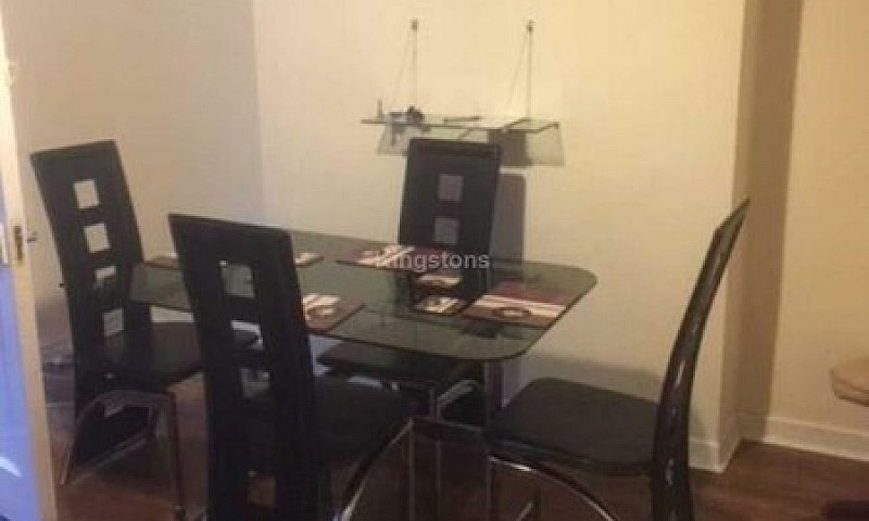 1 Bedroom Flat In Ri...