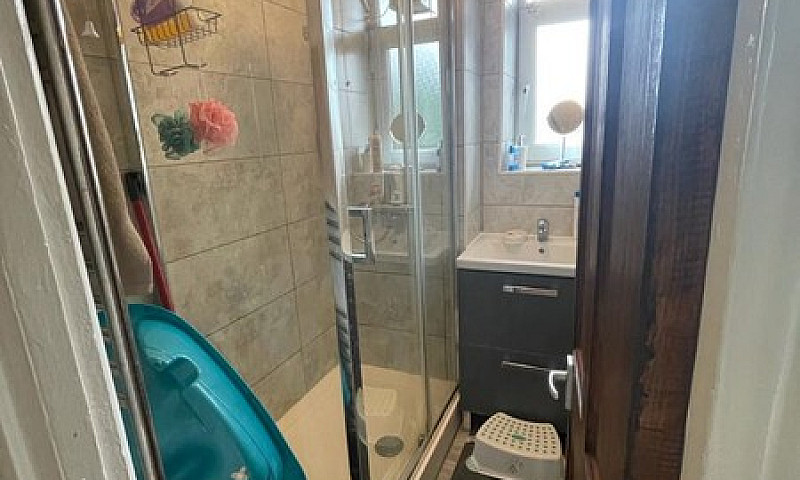 Nice 1/2 Bedroom Fla...