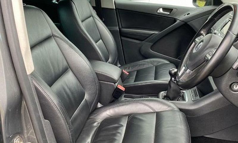 Volkswagen Tiguan ...