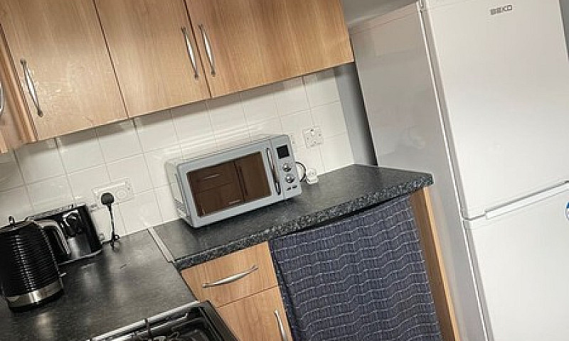 One Bedroom Flat To ...