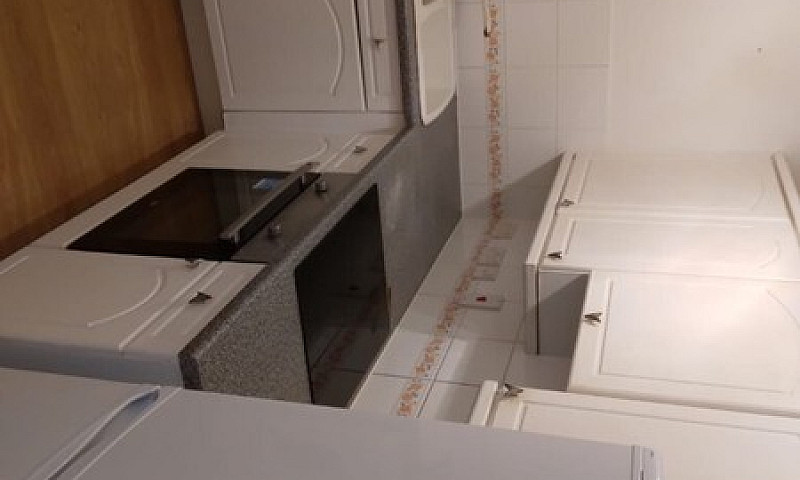 2 Bedroom Flat 5 Min...