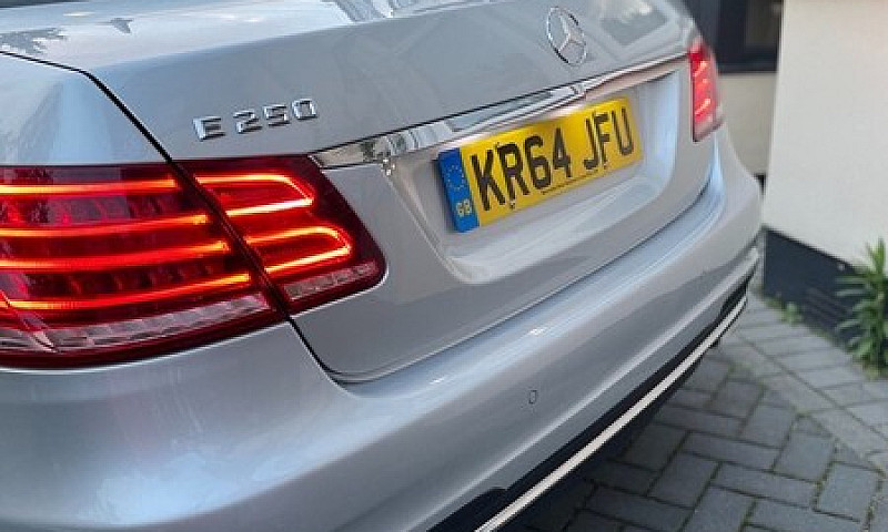 Mercedes-Benz, E Cla...