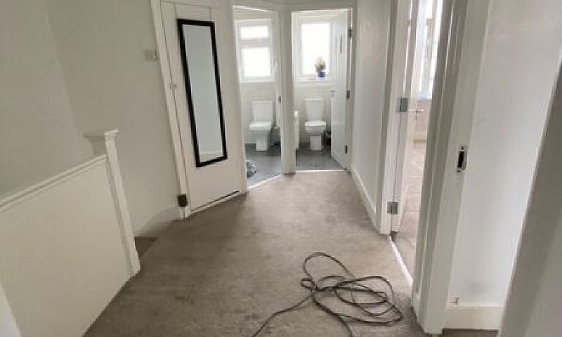 Spacious 4 Bed House...