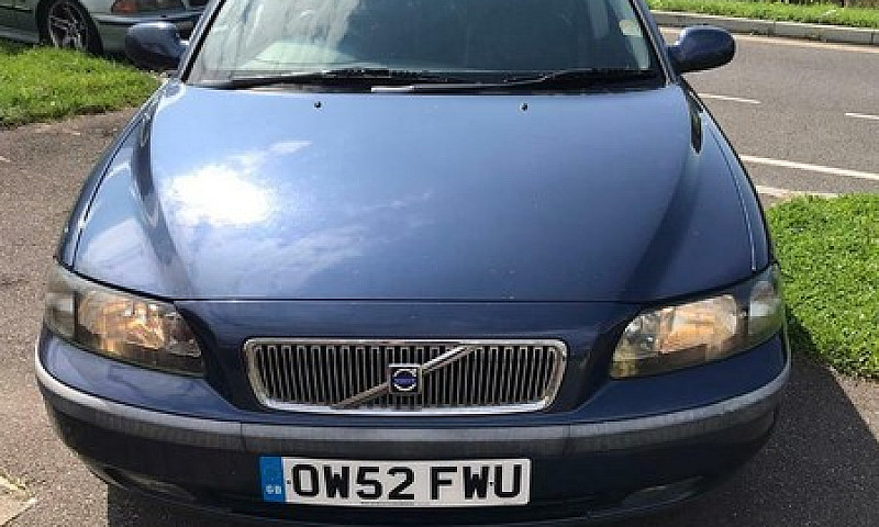 2003 Volvo V70...