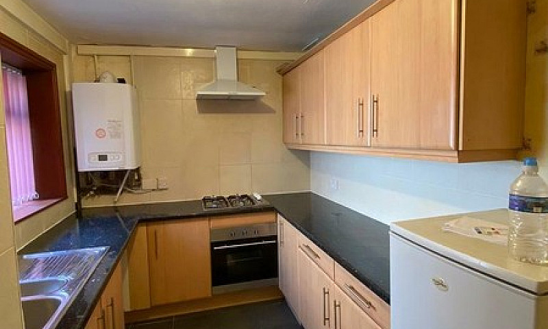 Large 3 Bed Terrace ...