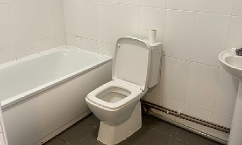 2Bedrooms Flat To Le...