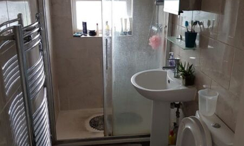 2 Bedroom Furnished ...