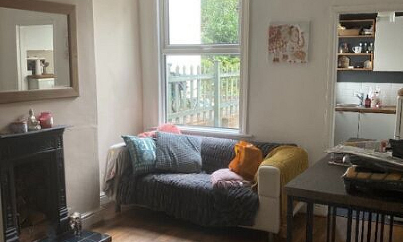 2Bed House Snienton ...