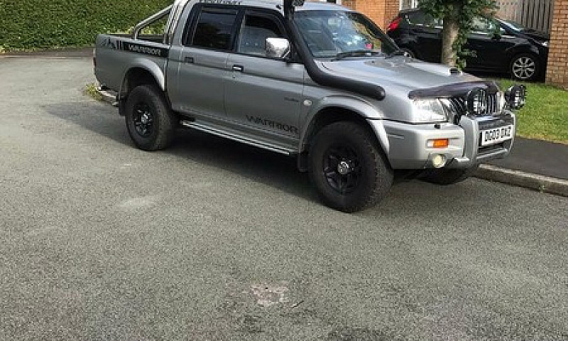 Mitsubishi L200...