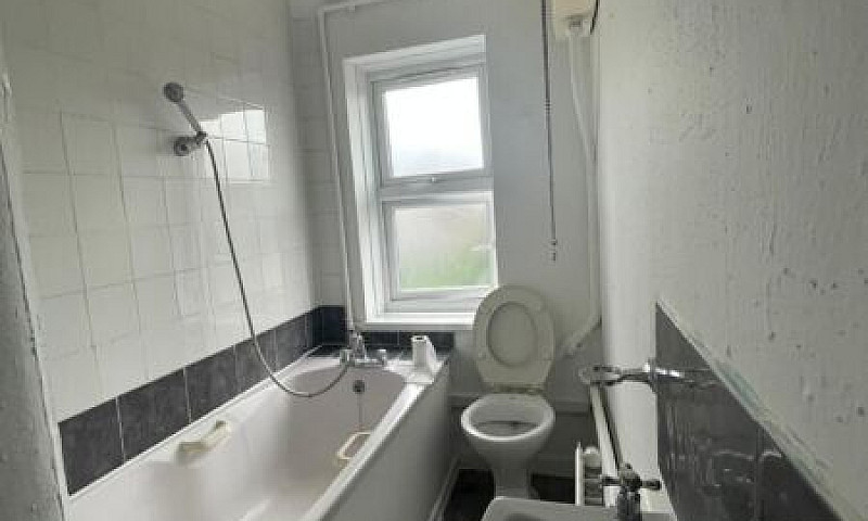 Spacious 2 Bed House...