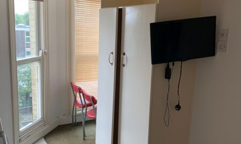 Studio Swiss Cottage...