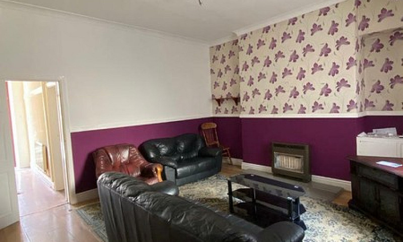 Large 3 Bed Terrace ...