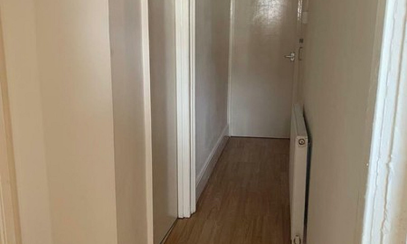 1 Bedroom Flat With ...
