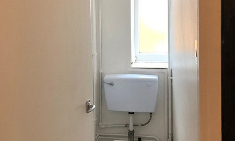 Bright, Spacious 2 D...