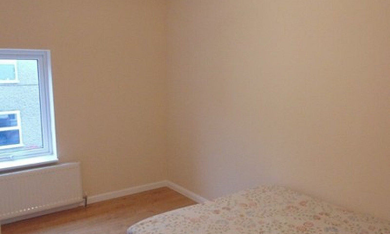 Large Studio Flat...
