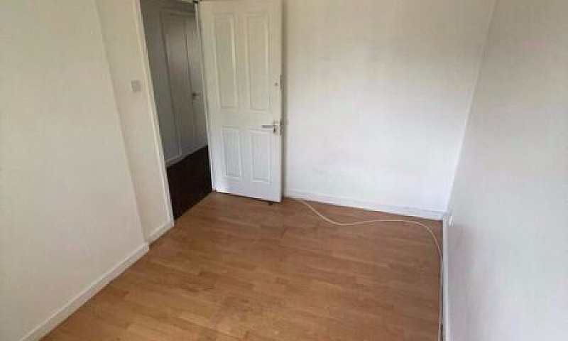 4 Rooms House + Open...