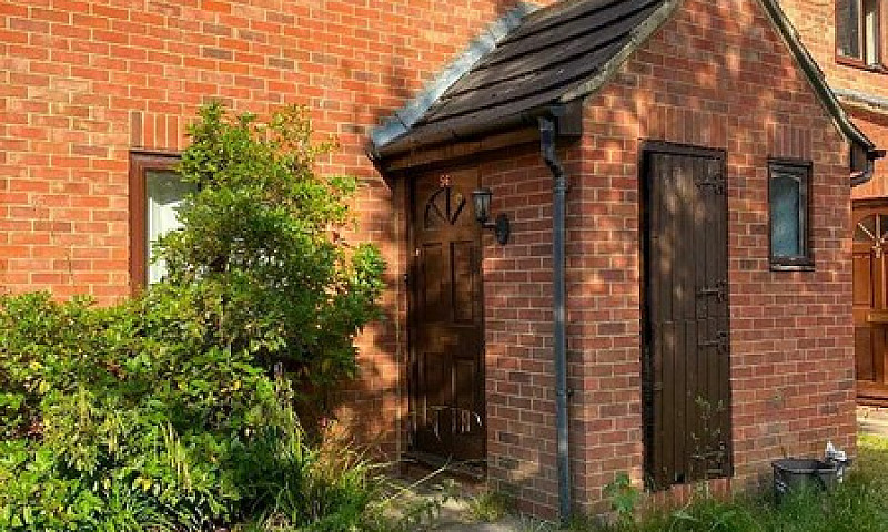 5 Bedroom House In W...