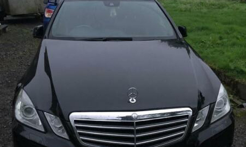 2010 Mercedes E Clas...