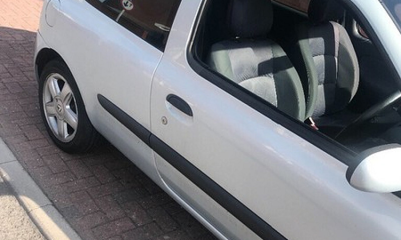 Renault Clio ...
