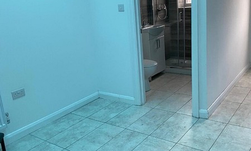 2 Bedroom House In S...