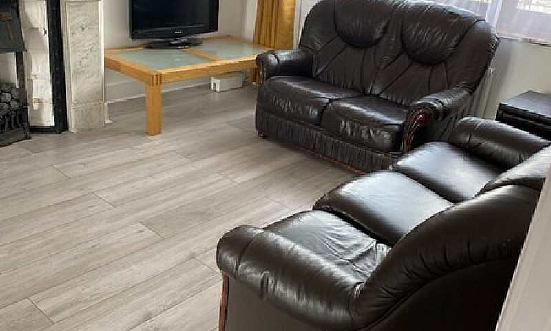 3Bedrooms House To L...