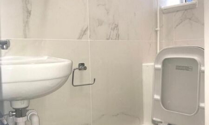 Lovely Three Bed Roo...