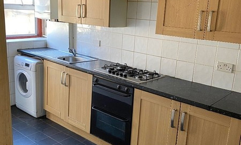 Spacious 3 Bed House...