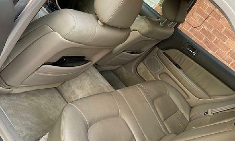 Lexus Ls 400...