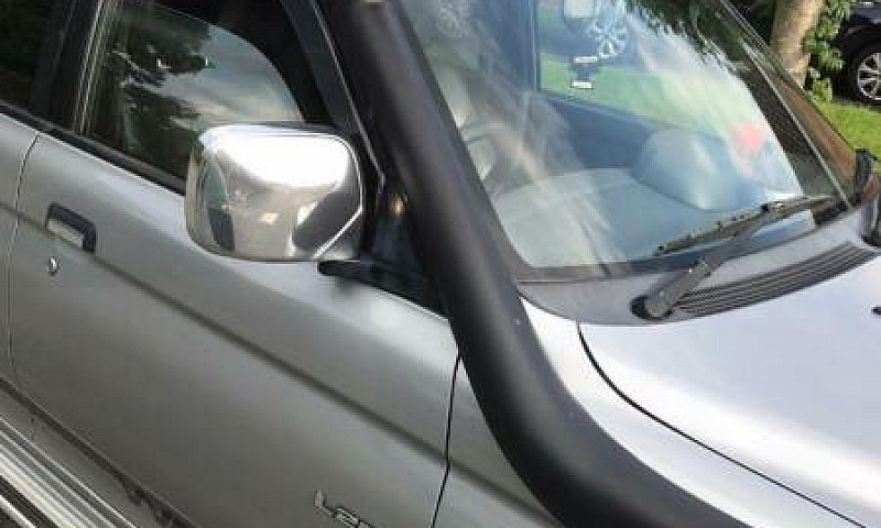 Mitsubishi L200...