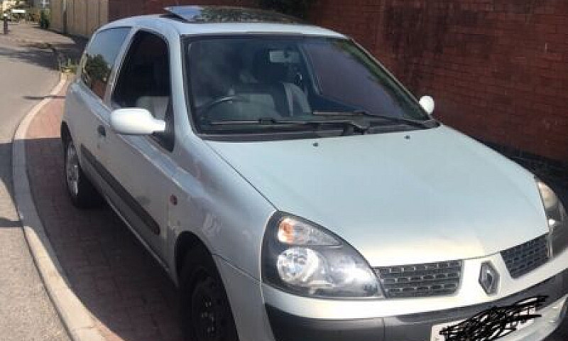 Renault Clio ...