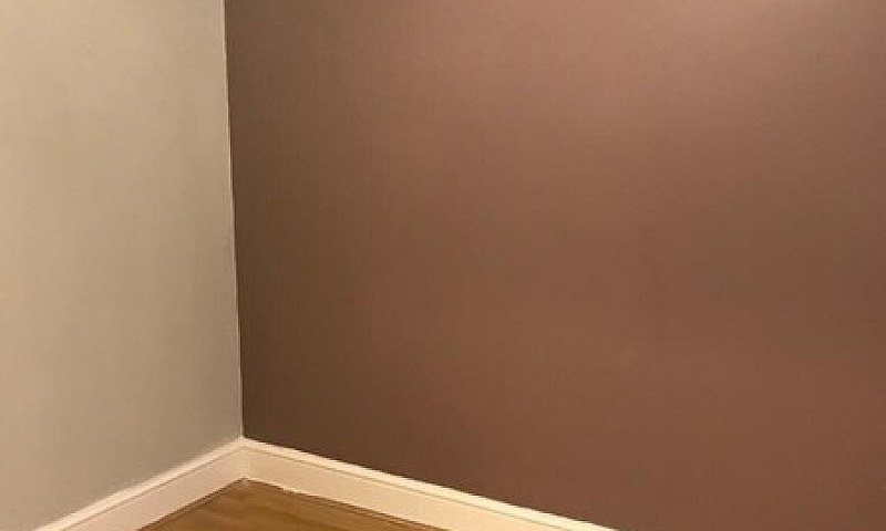 Spacious Studio Flat...