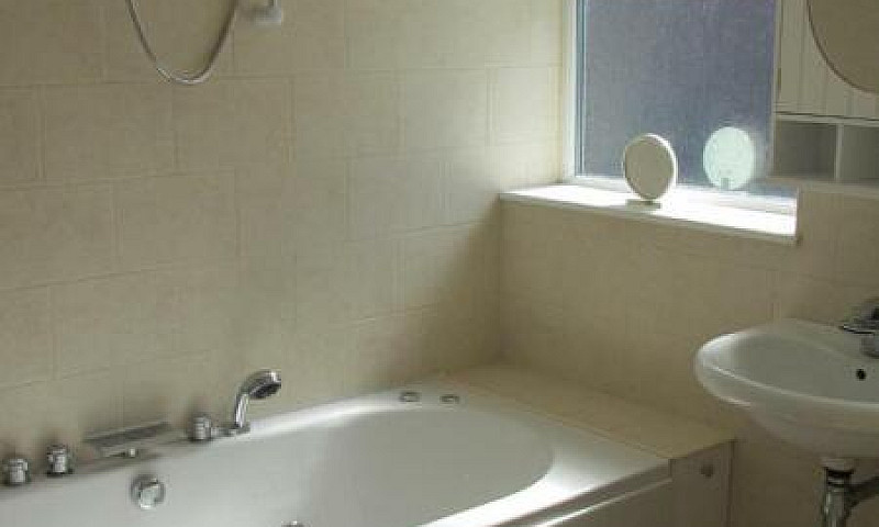 3 Bedroom House In R...