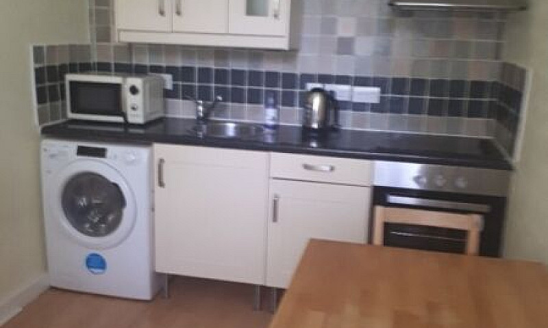 Studio Flat To Let...