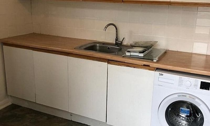 Large 3 Bedroom Vict...